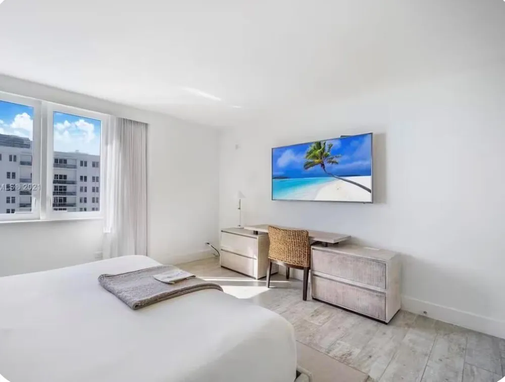 102 24th Street #1512 Miami Beach, FL 33139