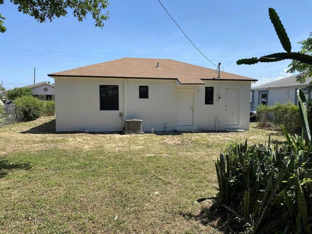 816 W 4TH STREET Riviera Beach, FL 33404