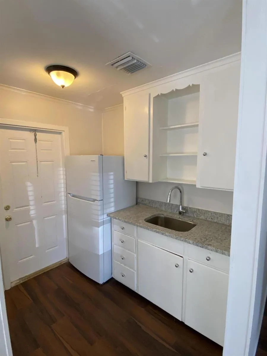 816 W 4TH STREET Riviera Beach, FL 33404