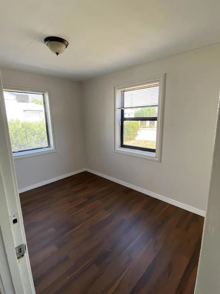 816 W 4TH STREET Riviera Beach, FL 33404