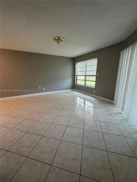 3100 Riverside Dr #104
