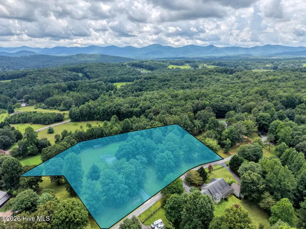 151 Sharp Top Circle Blairsville, GA 30512