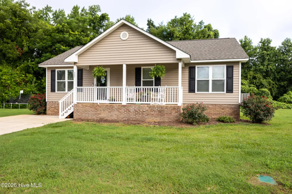 207 Dixie Circle Clinton, NC 28328