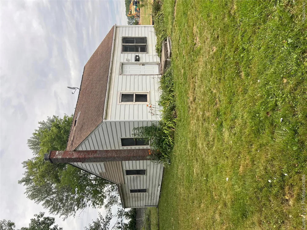 8070 Westpoint Street Taylor City, MI 48180