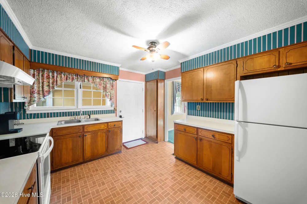 4960 Woodland Way Millen, GA 30442