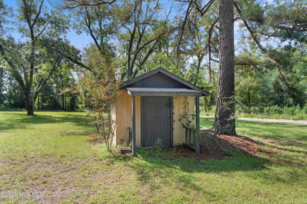 4960 Woodland Way Millen, GA 30442