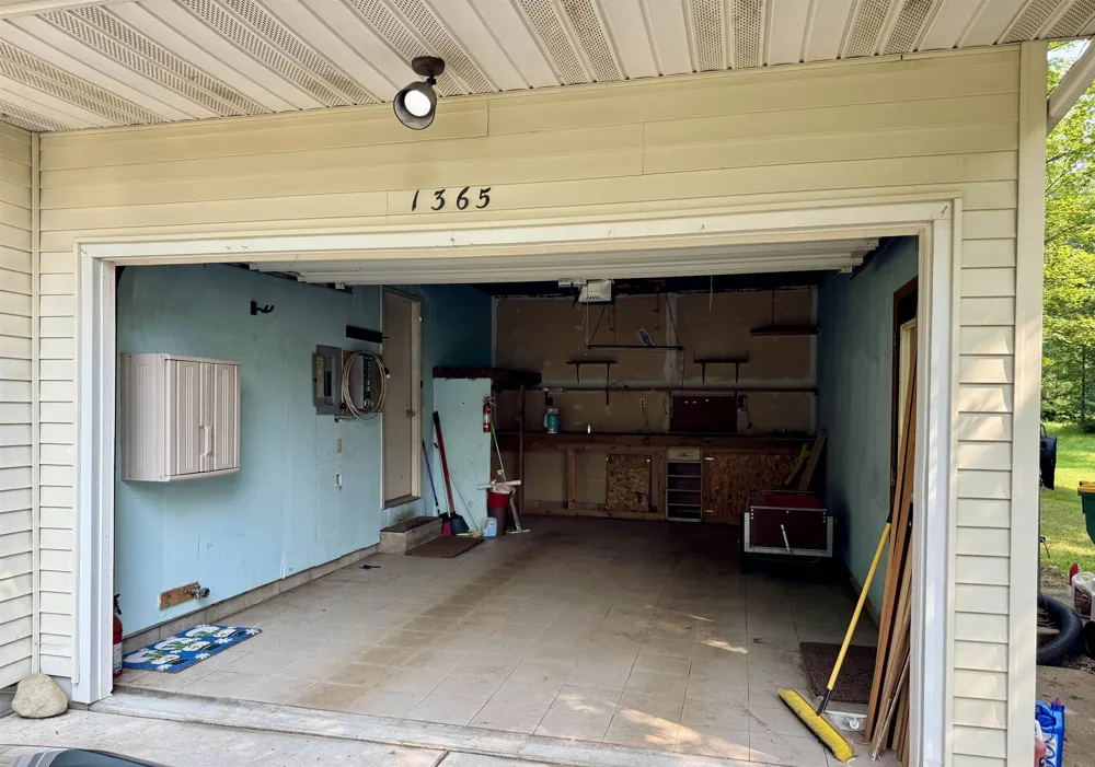 1365 E Burt Road Taymouth Township, MI 48417