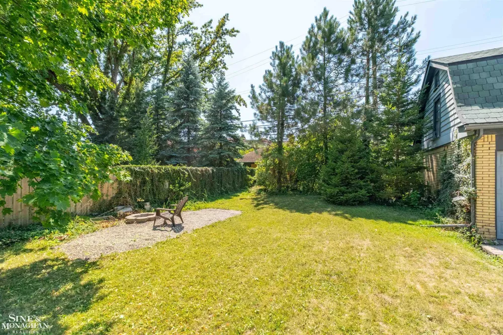 1319 Balfour Street Grosse Pointe Park City, MI 48230