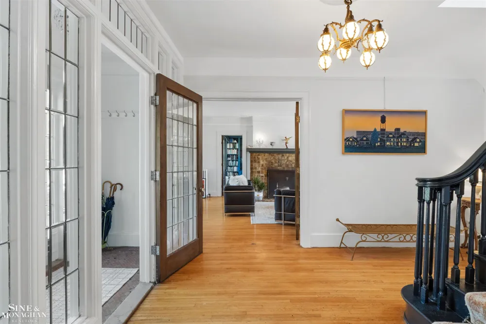 1319 Balfour Street Grosse Pointe Park City, MI 48230