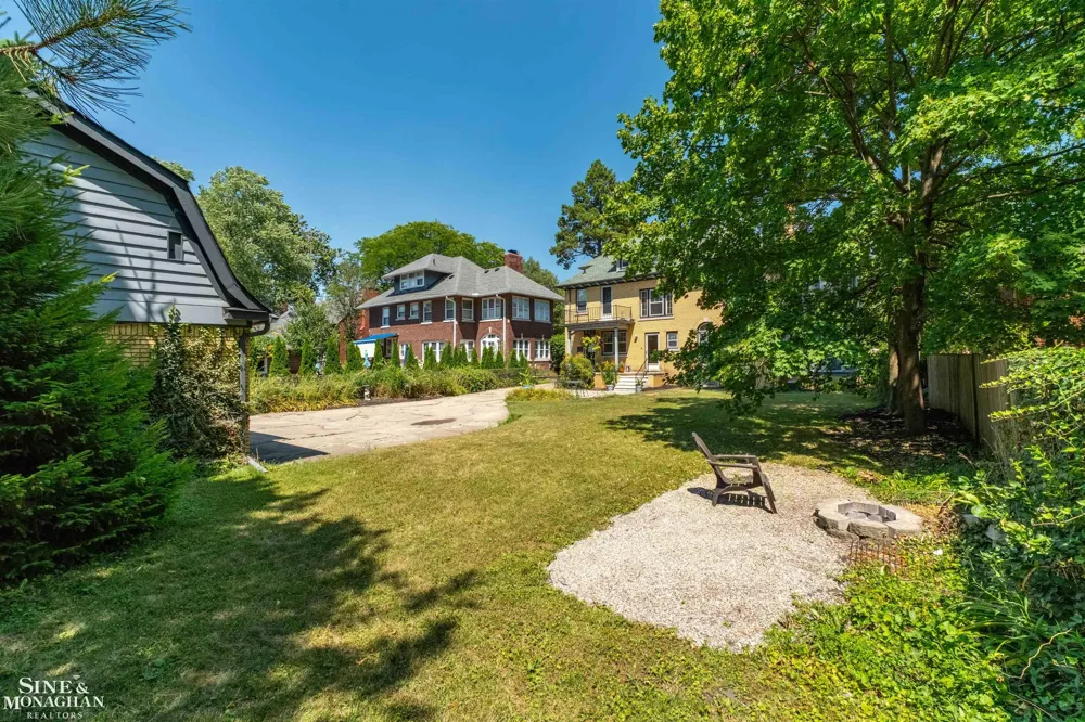 1319 Balfour Street Grosse Pointe Park City, MI 48230