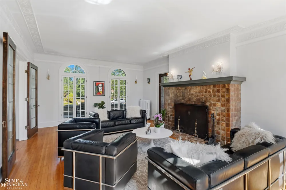1319 Balfour Street Grosse Pointe Park City, MI 48230