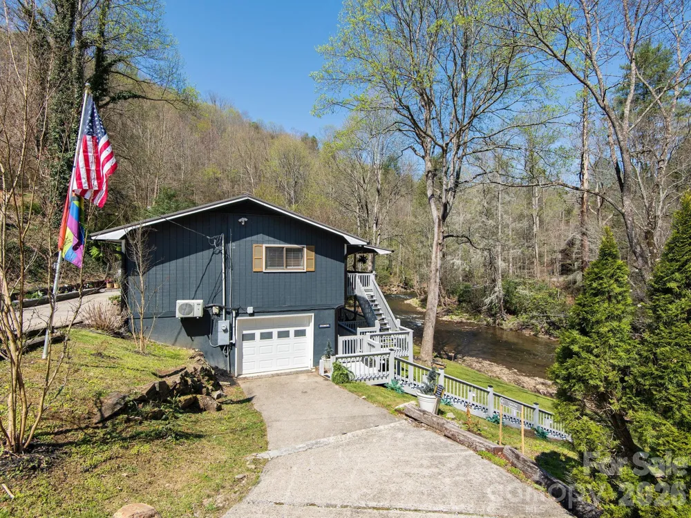 228 White Oak Road Waynesville, NC 28785