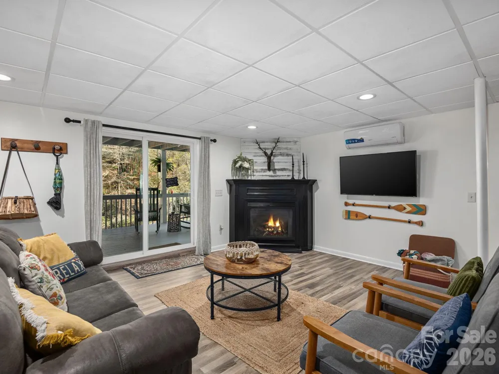 228 White Oak Road Waynesville, NC 28785