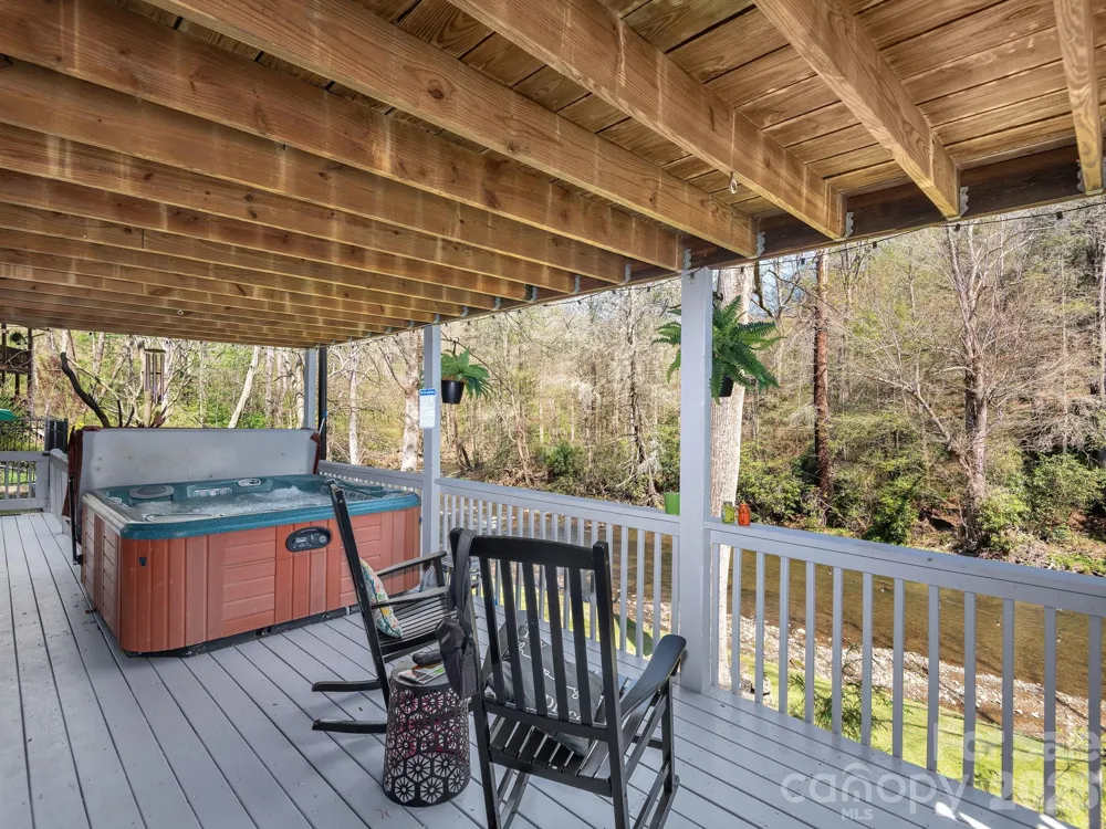 228 White Oak Road Waynesville, NC 28785