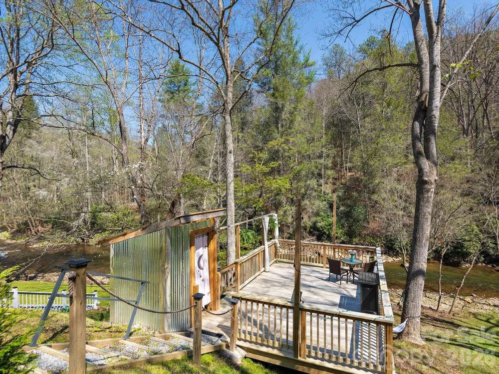 228 White Oak Road Waynesville, NC 28785