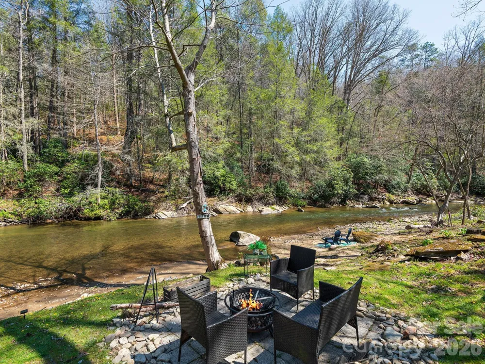 228 White Oak Road Waynesville, NC 28785