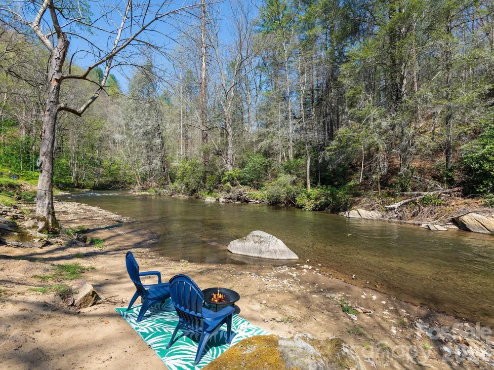 228 White Oak Road Waynesville, NC 28785