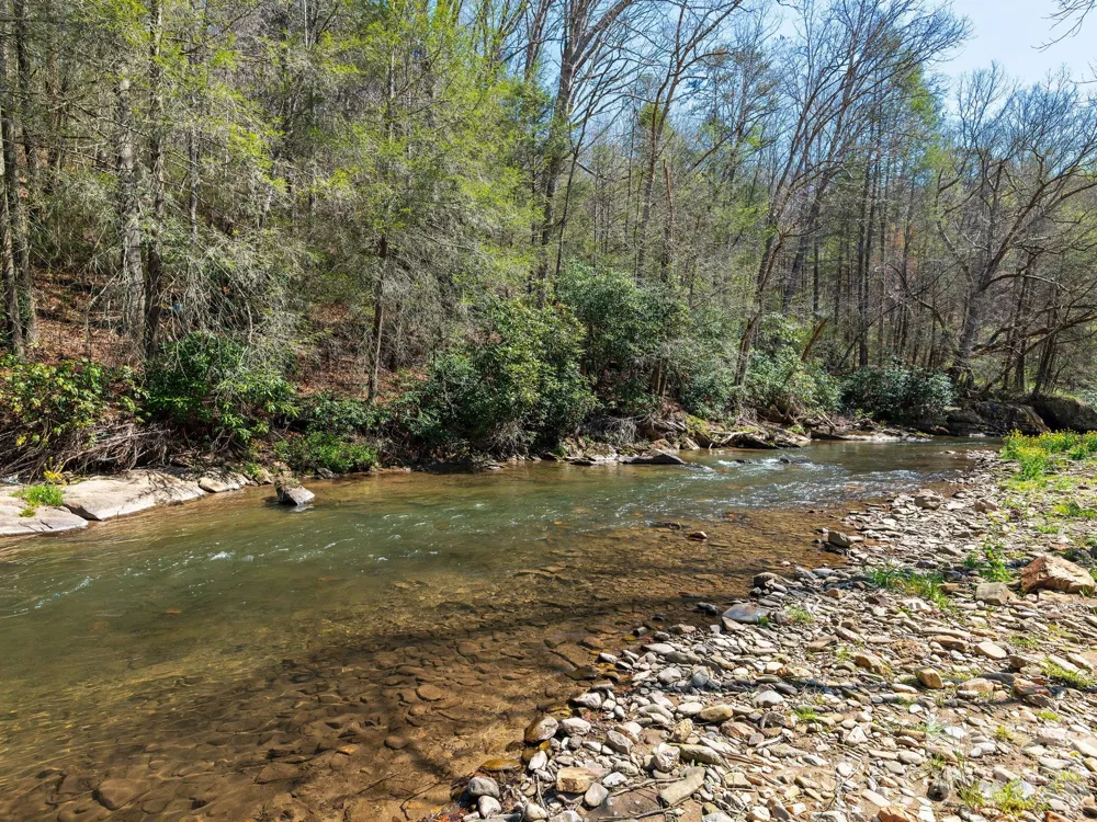 228 White Oak Road Waynesville, NC 28785