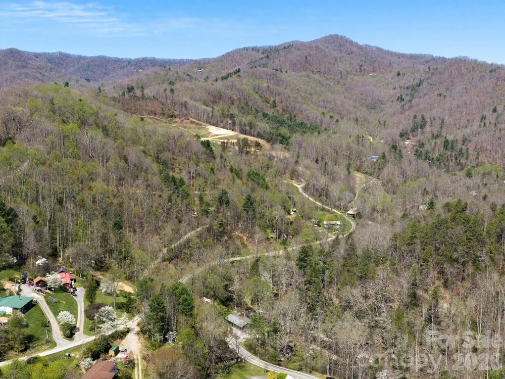 228 White Oak Road Waynesville, NC 28785