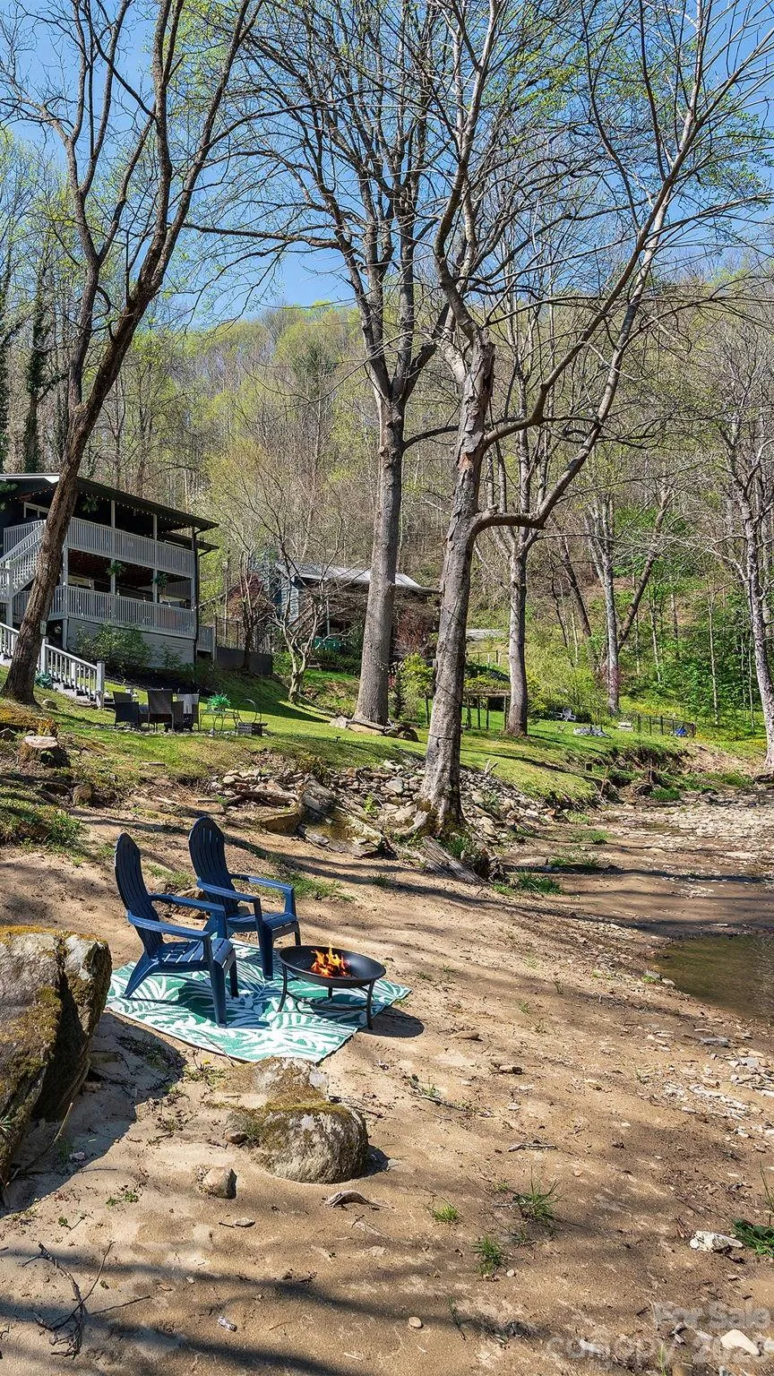 228 White Oak Road Waynesville, NC 28785