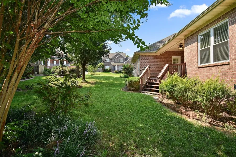1005 Tulip Blossom Dr Hermitage, TN 37076