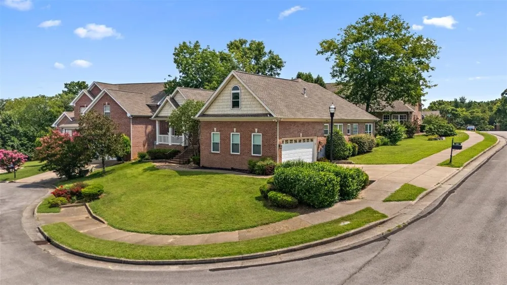 1005 Tulip Blossom Dr Hermitage, TN 37076