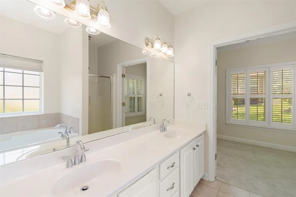 1005 Tulip Blossom Dr Hermitage, TN 37076