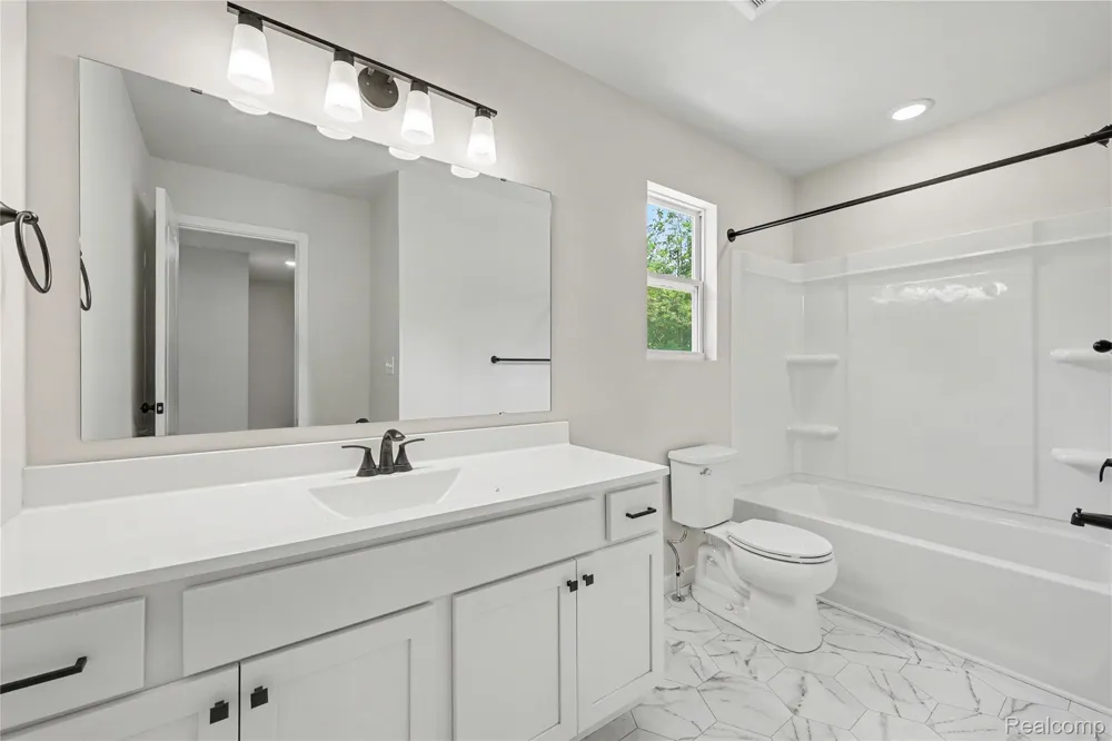 241 Wildflower Drive Hillsdale City, MI 49242