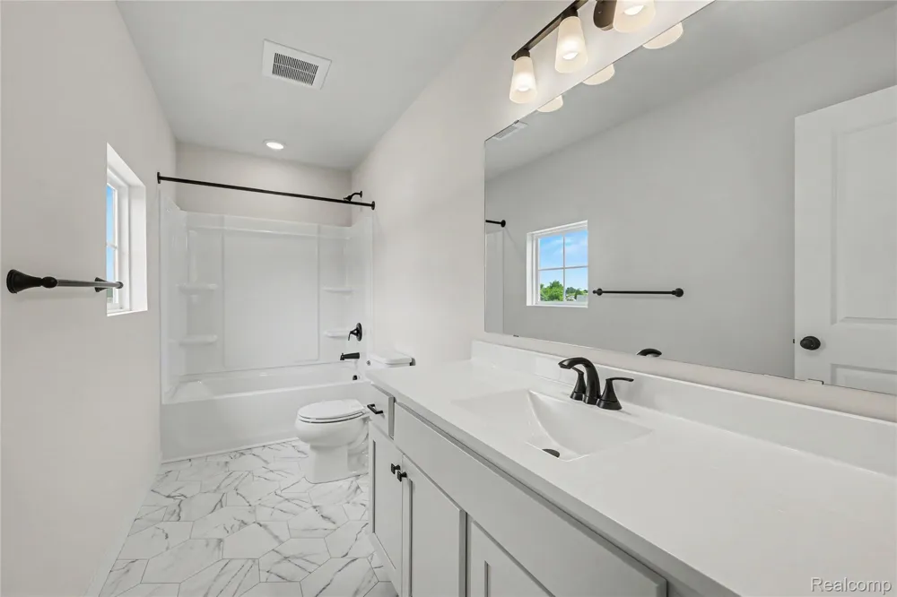 241 Wildflower Drive Hillsdale City, MI 49242