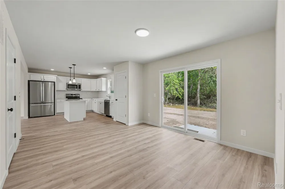 241 Wildflower Drive Hillsdale City, MI 49242