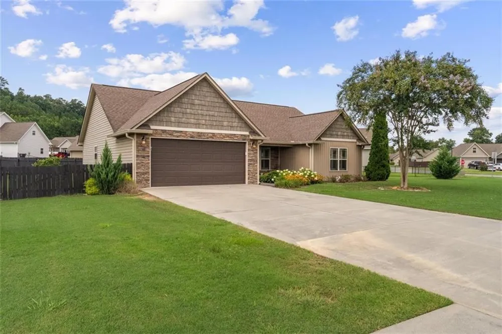 222 Gilmore Circle SW Calhoun, GA 30701