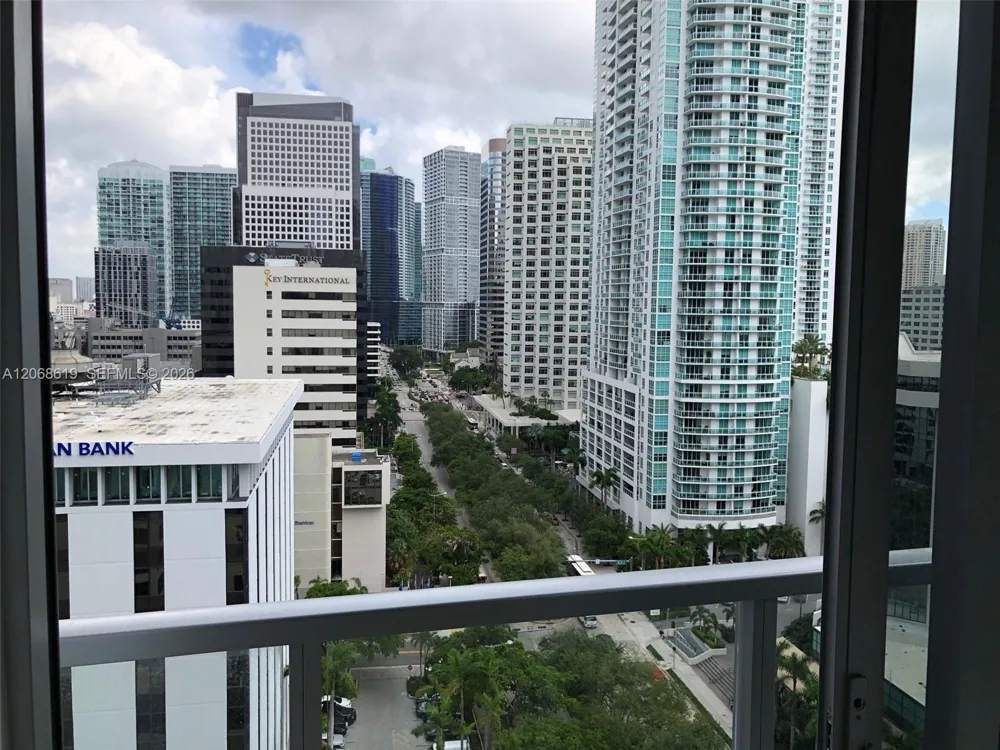 1060 BRICKELL AVE #1501 Miami, FL 33131