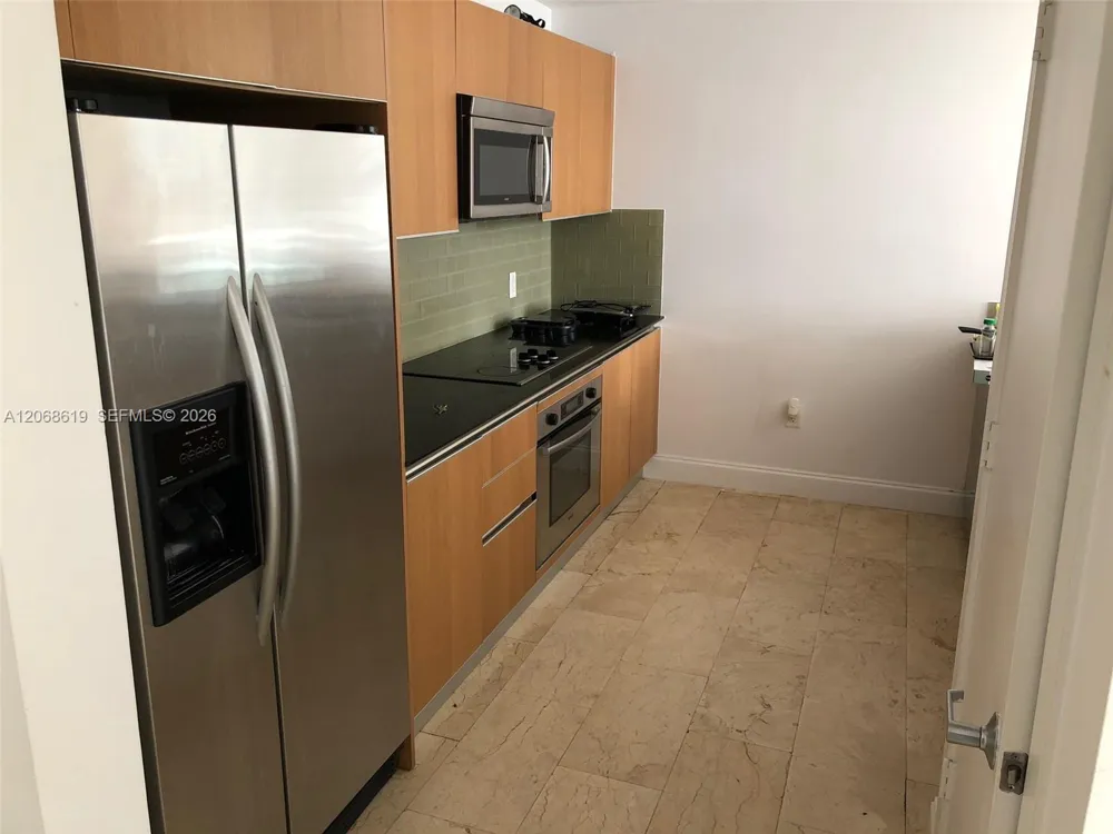 1060 BRICKELL AVE #1501 Miami, FL 33131