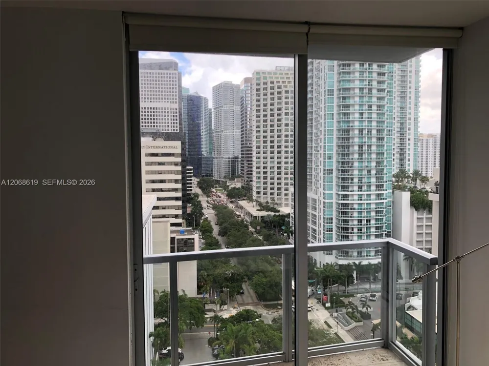 1060 BRICKELL AVE #1501 Miami, FL 33131