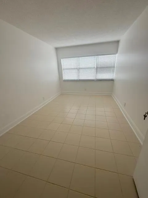 2555 NE 11TH STREET #402 Fort Lauderdale, FL 33304