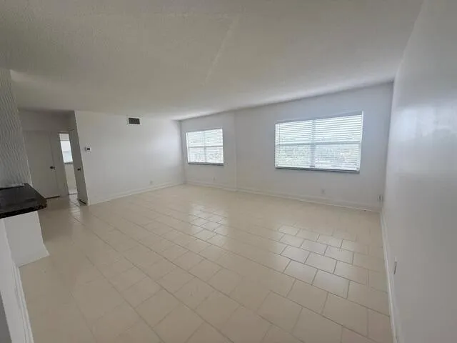 2555 NE 11TH STREET #402 Fort Lauderdale, FL 33304