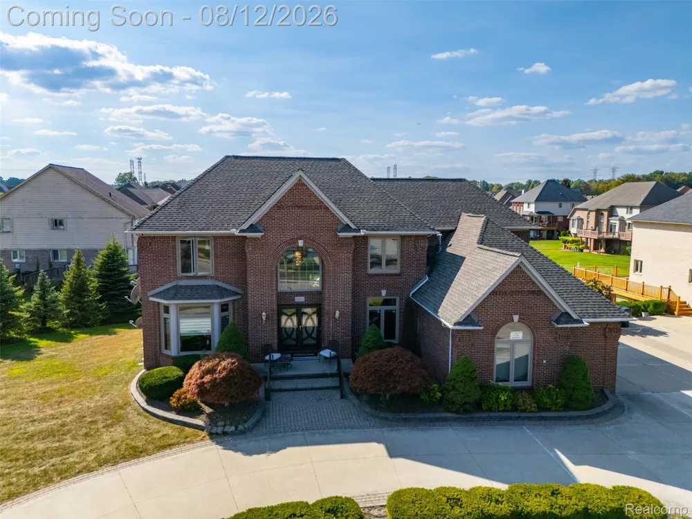 49501 Sandra Drive Shelby Charter Township, MI 48315