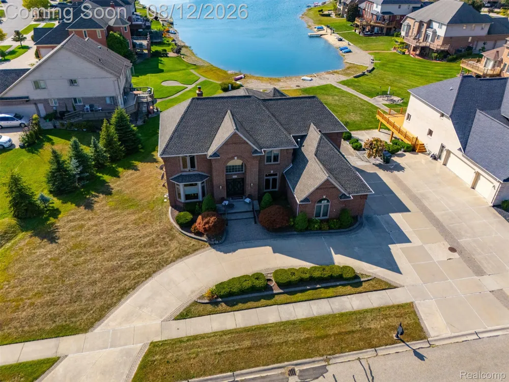 49501 Sandra Drive Shelby Charter Township, MI 48315