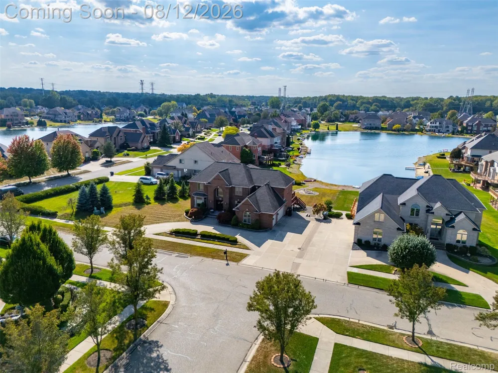 49501 Sandra Drive Shelby Charter Township, MI 48315
