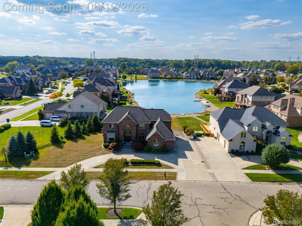 49501 Sandra Drive Shelby Charter Township, MI 48315