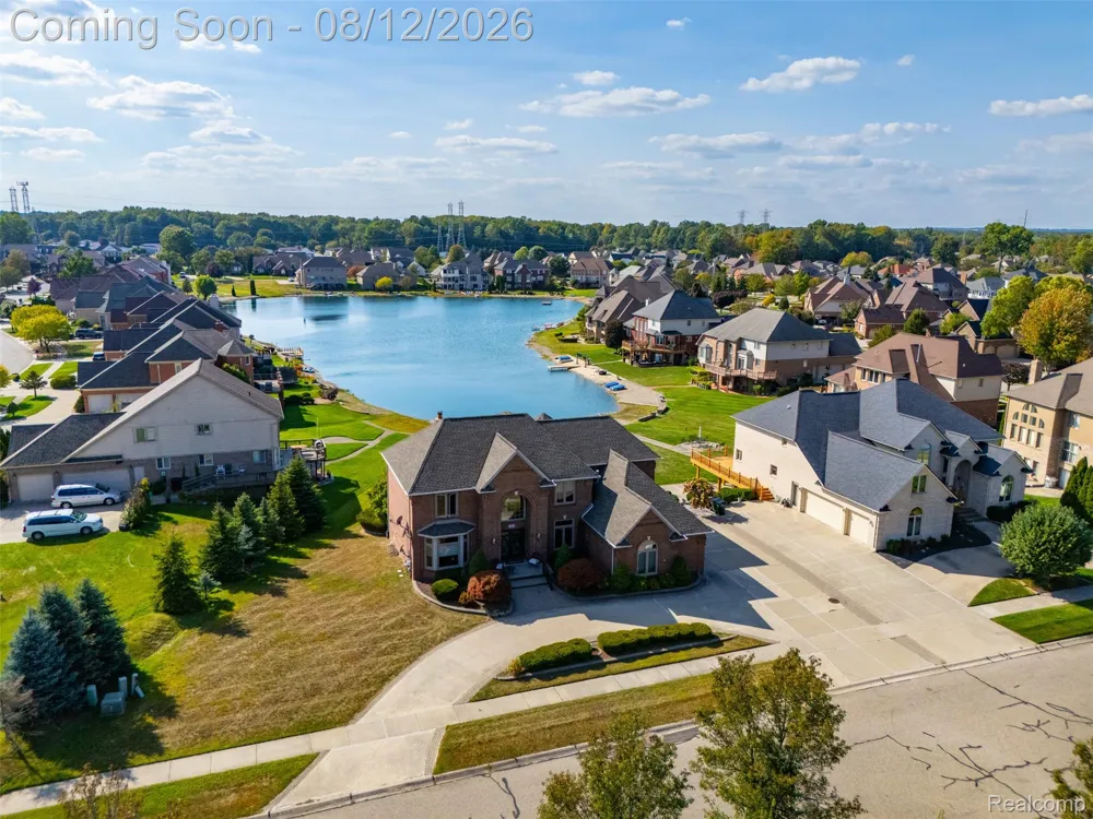 49501 Sandra Drive Shelby Charter Township, MI 48315
