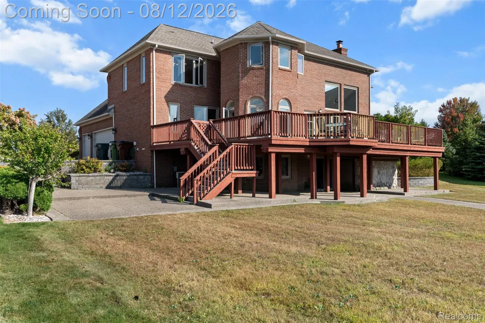 49501 Sandra Drive Shelby Charter Township, MI 48315