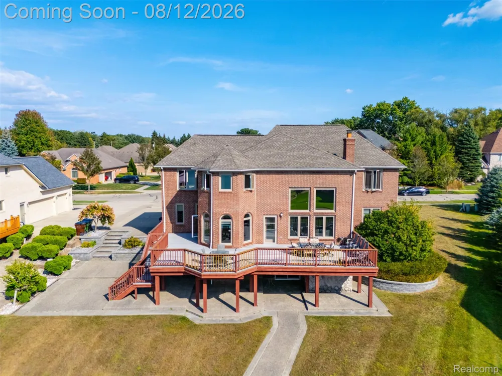 49501 Sandra Drive Shelby Charter Township, MI 48315
