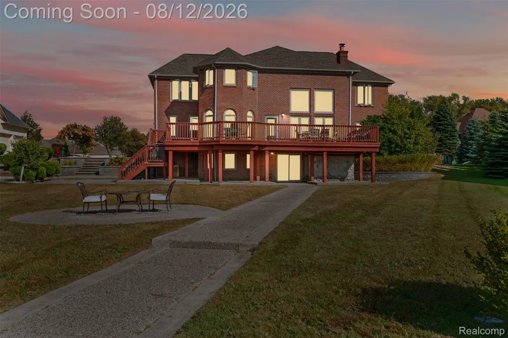 49501 Sandra Drive Shelby Charter Township, MI 48315