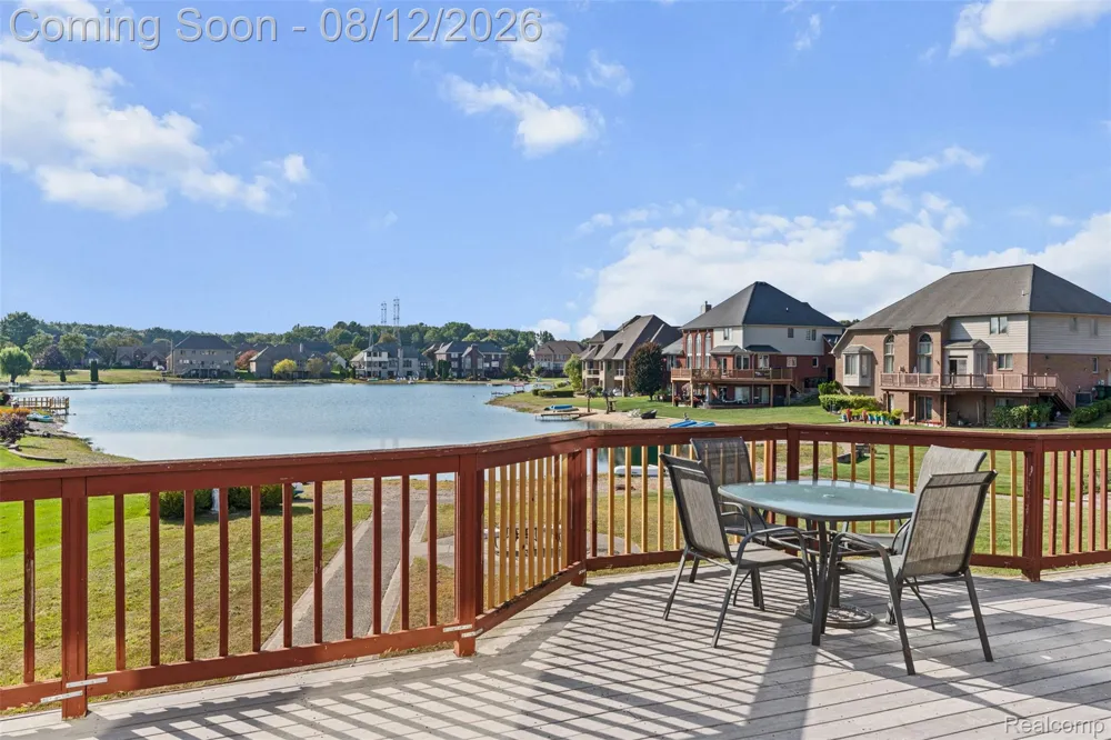 49501 Sandra Drive Shelby Charter Township, MI 48315