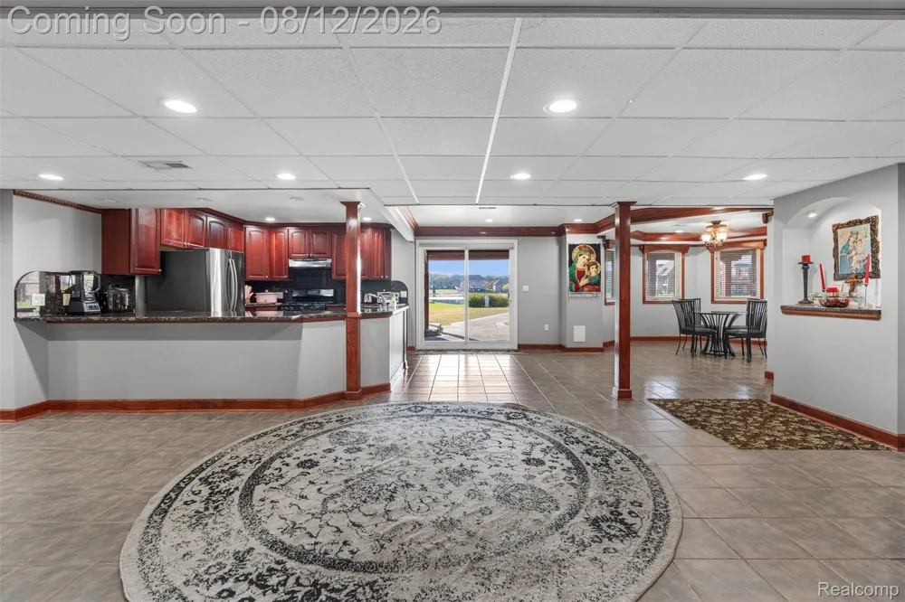 49501 Sandra Drive Shelby Charter Township, MI 48315