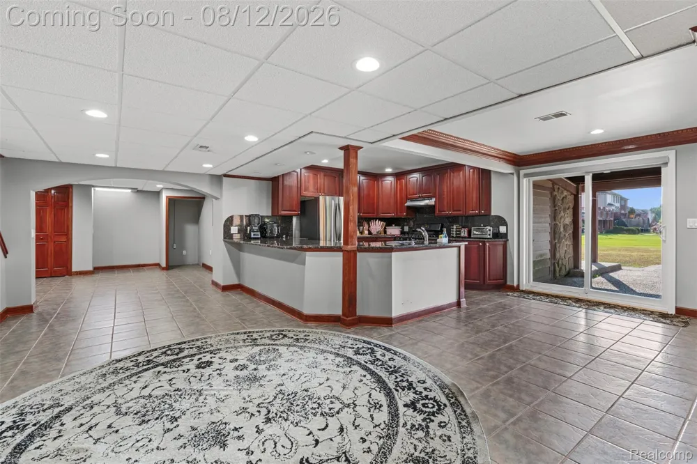 49501 Sandra Drive Shelby Charter Township, MI 48315