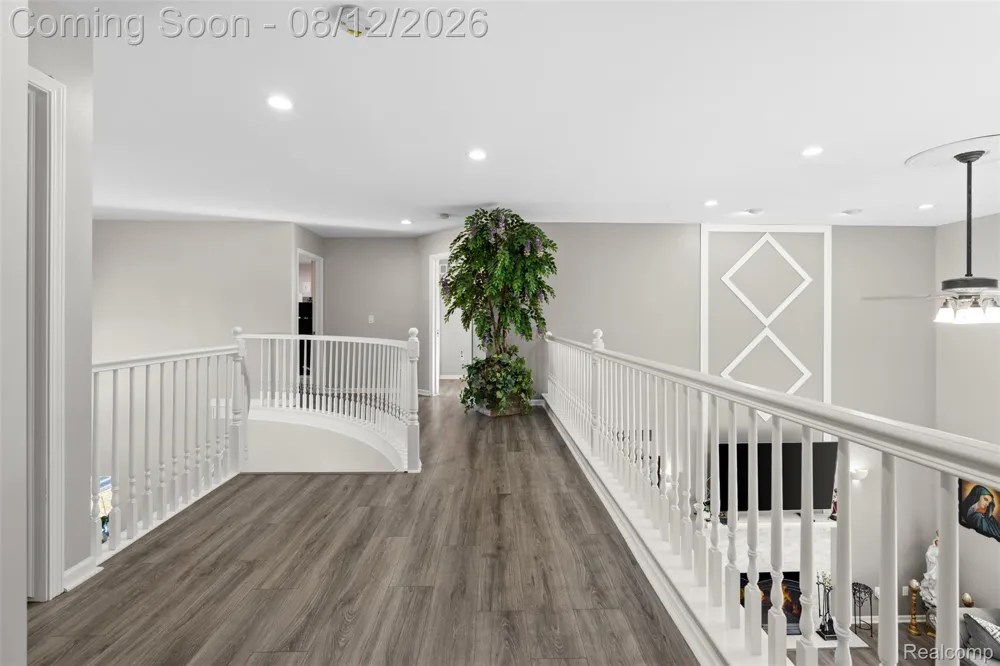 49501 Sandra Drive Shelby Charter Township, MI 48315