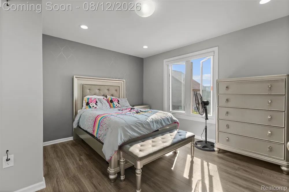 49501 Sandra Drive Shelby Charter Township, MI 48315
