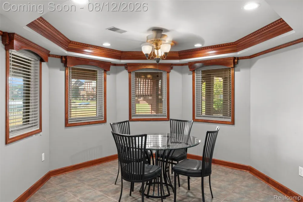 49501 Sandra Drive Shelby Charter Township, MI 48315